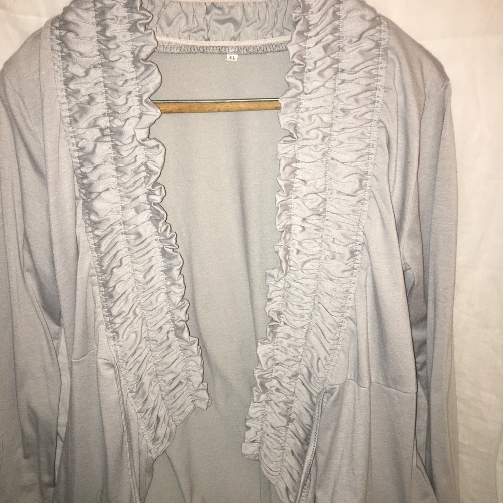 XL Gray Ruffle tie Cardigan. Excellent Condition. - Picture 4 of 8